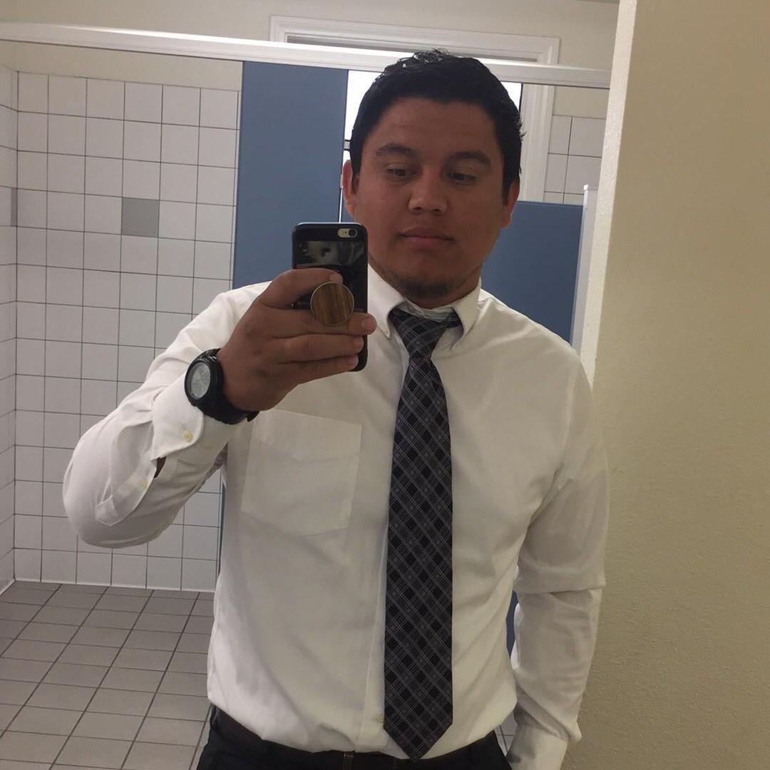 Church bathroom selfie
El selfie del baño de la iglesia el domingo