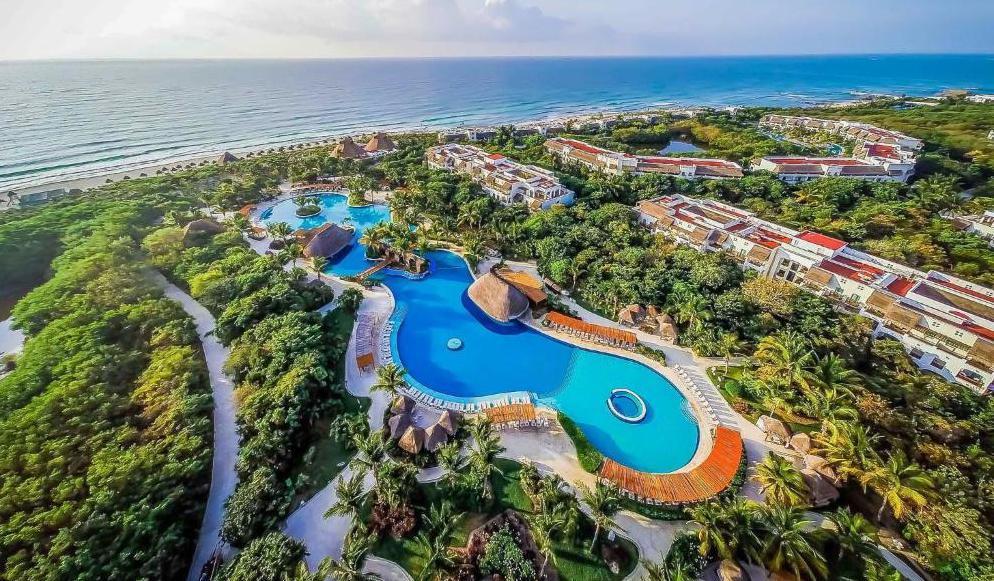 The Wedding Website of Haley Driebel and Christian Andres