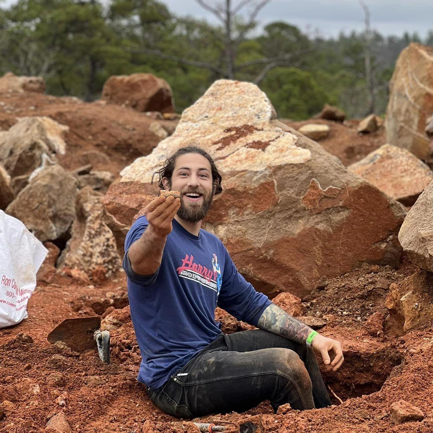 Enrique digging!