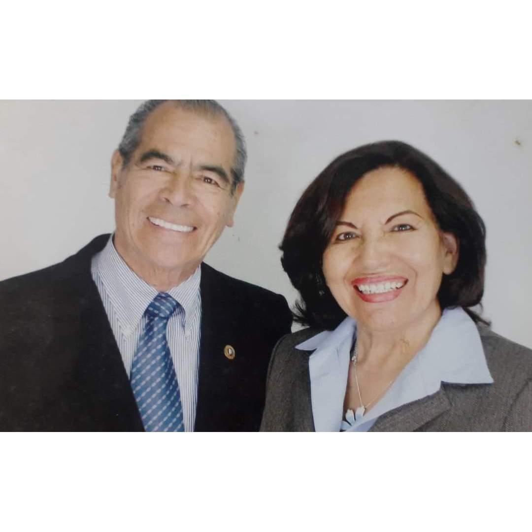 Mis amores, Silvia and Eduardo Vidal Amat y Leon.