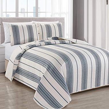 Great Bay Home Modern Bedspread King Size Quilt with 2 Shams. Modern 3-Piece Reversible All Season Quilt Set. Black and White Quilt Coverlet Bed Set. Wesley Collection.