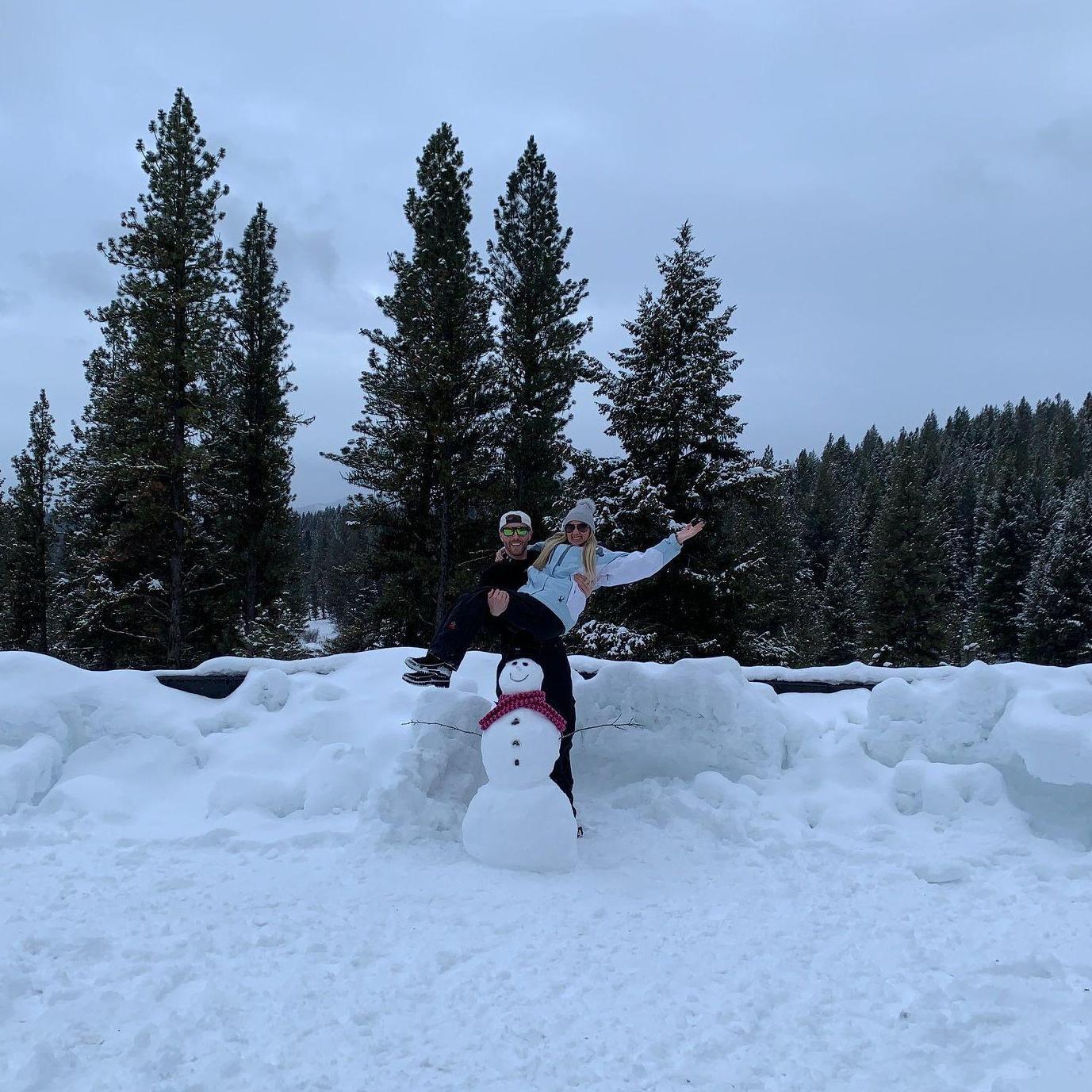 ID love to build a snowman
WLY P+B