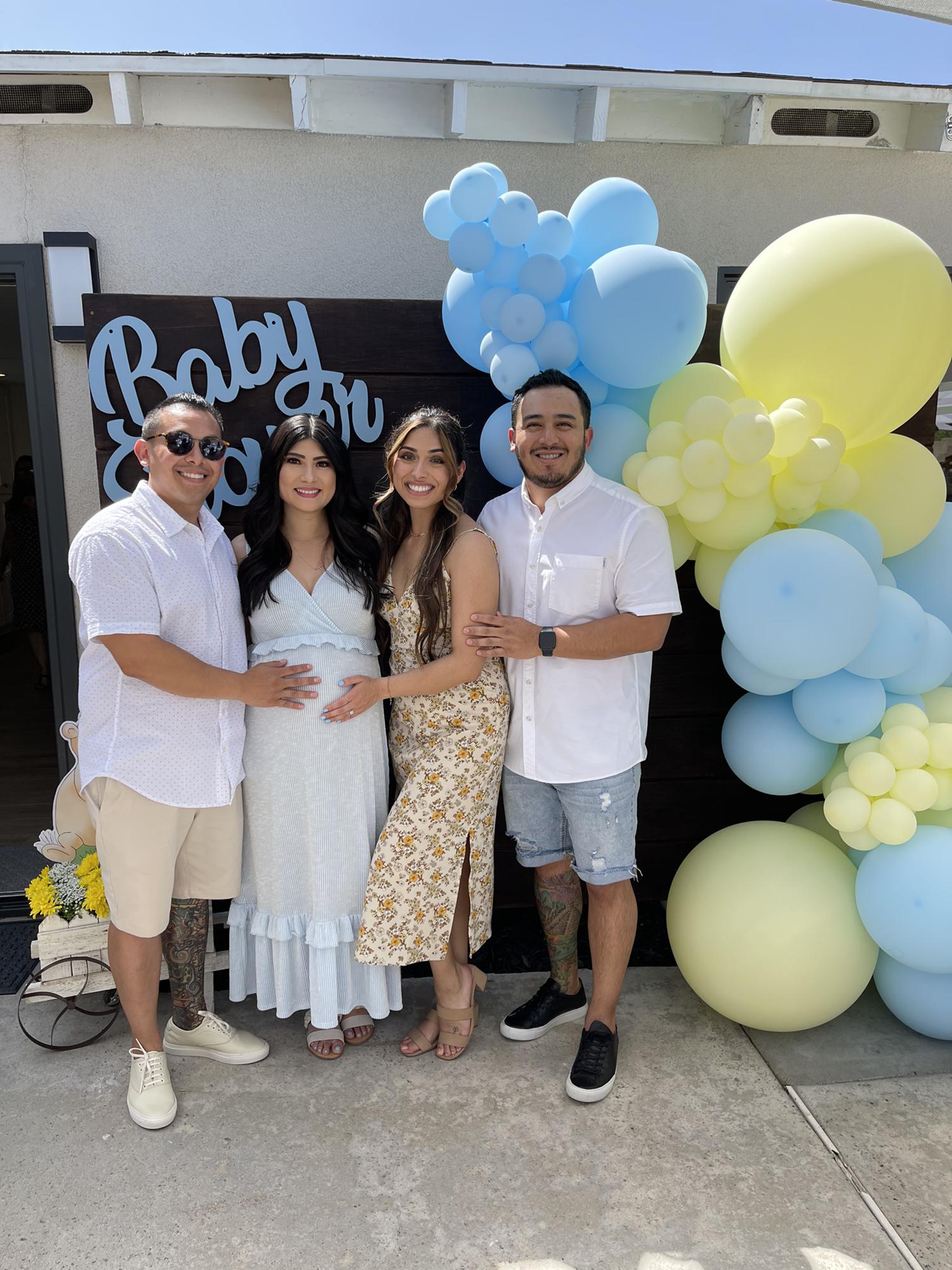 We’re going to be an aunt & uncle! 💙