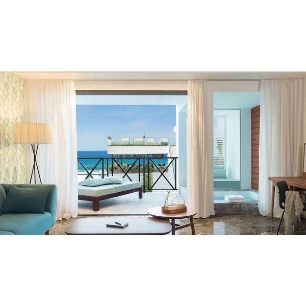 GARDEN SUITE
Our spacious Junior Suites (800 sq. ft.) have an King or double beds. L-Shaped sofa. Expansive private balcony. Airport transfer included.
Pricing: 5 days $2,489/ 7 days $3,485
