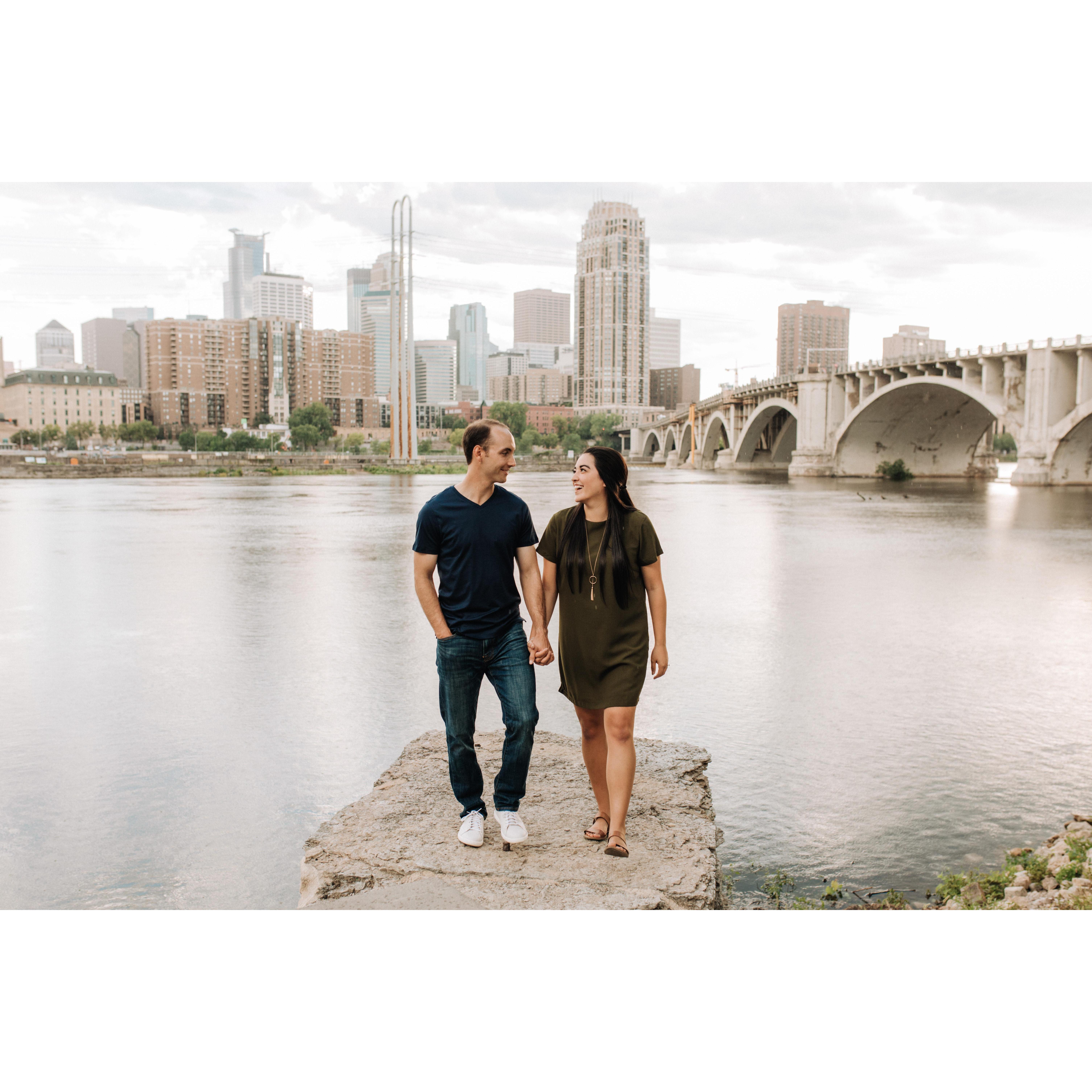 Engagement photos - St. Anthony Main (2020)