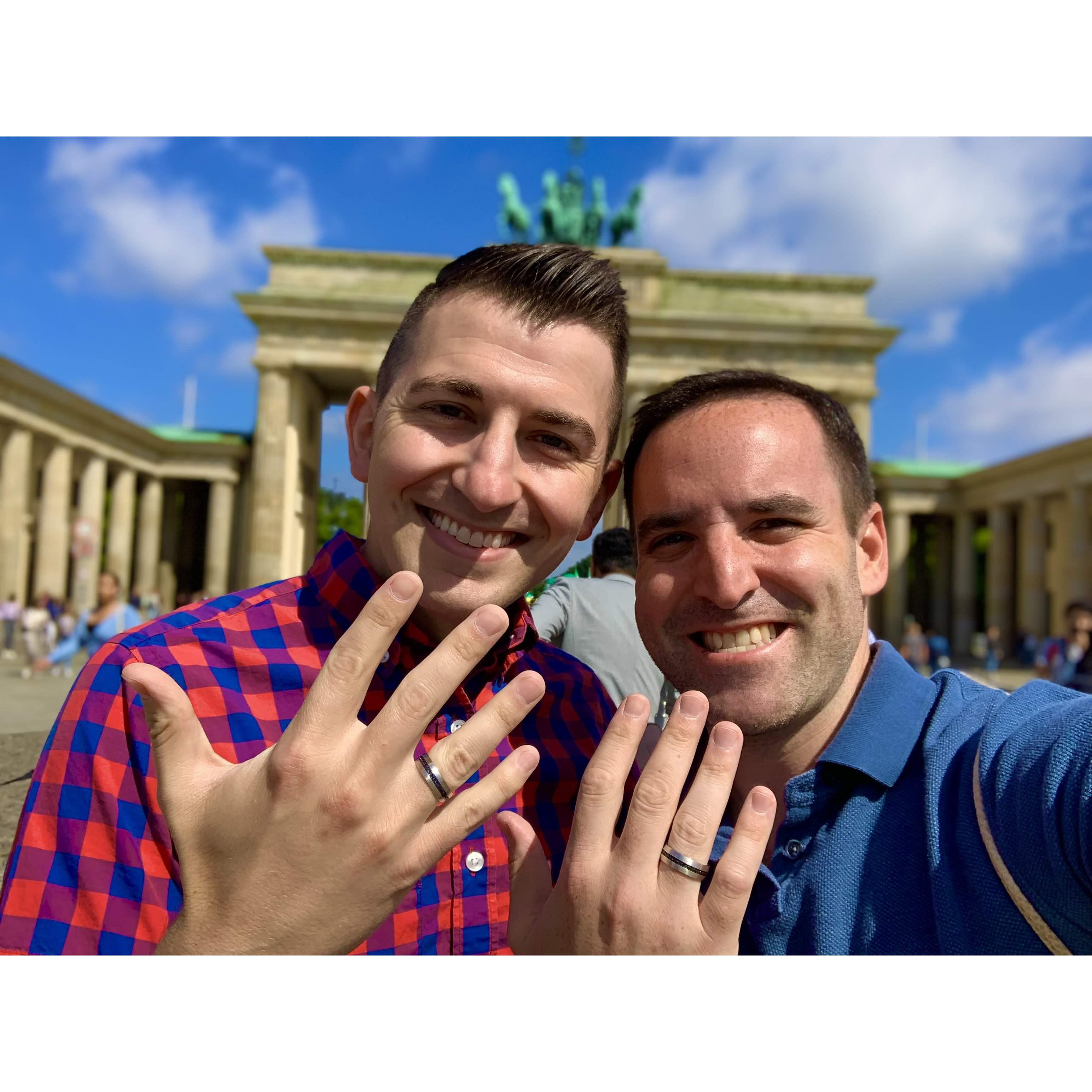 Just engaged at the Brandenburg Gate!