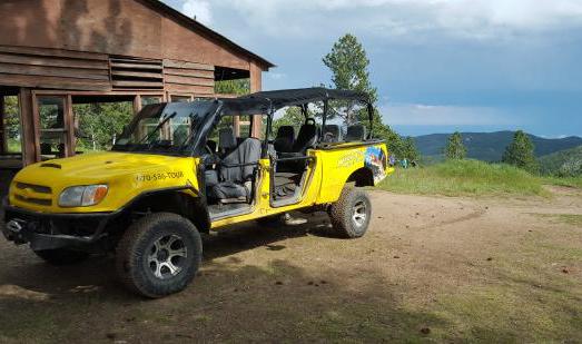 Honeymoon: Individual Ticket for the Panoramic Peak Jeep Tour in Estes Park, Colorado