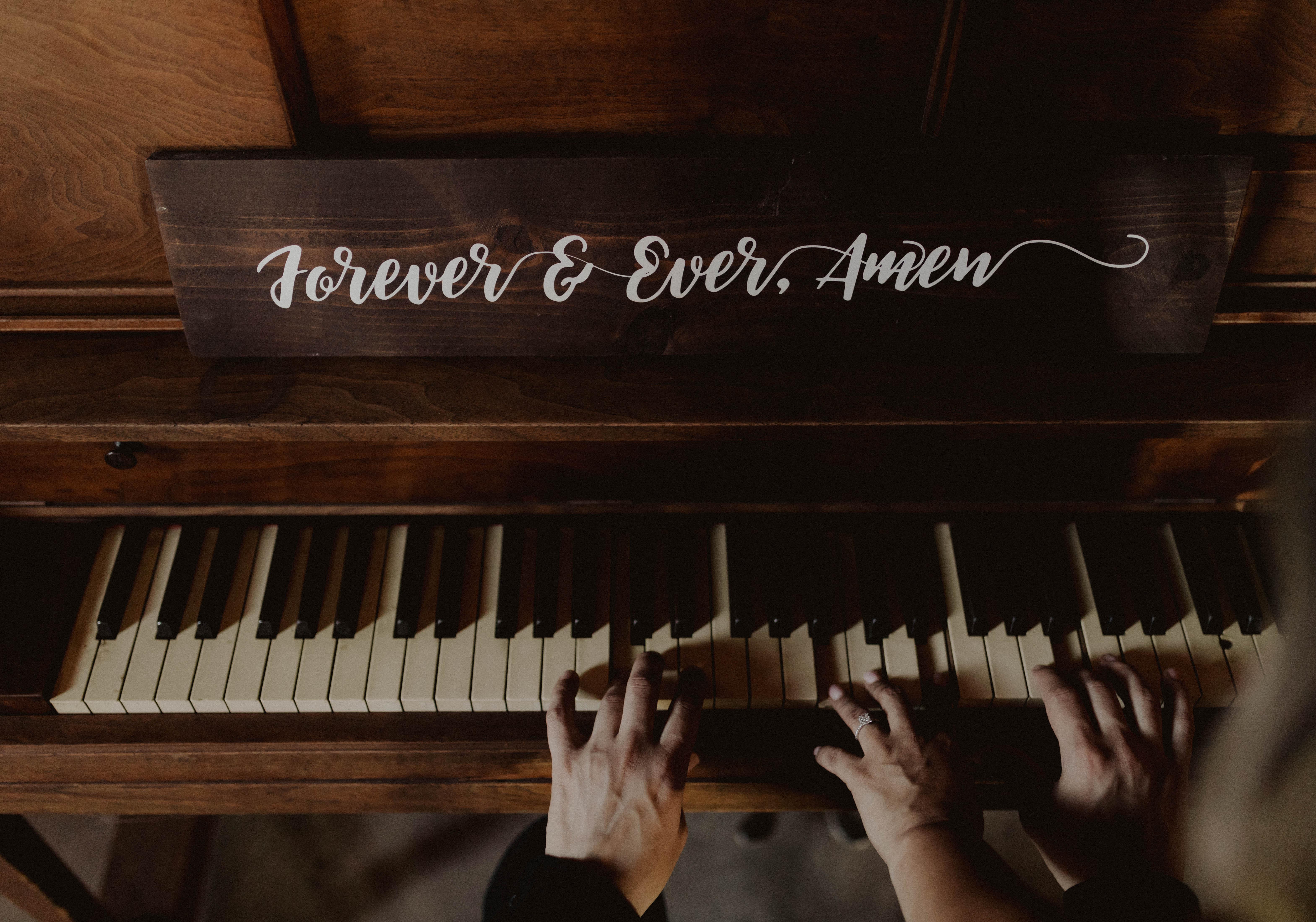 The Wedding Website of Vanessa Flores and Nicolas Pasillas