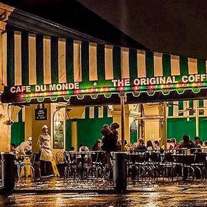 Breakfast at Cafe du Monde