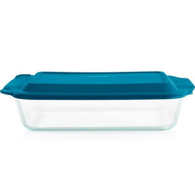 Pyrex Deep 9x13-Inch Glass Baking Dish with Lid, Deep Casserole Dish, Glass Food Container, Oven, Freezer and Microwave Safe, Clear Container