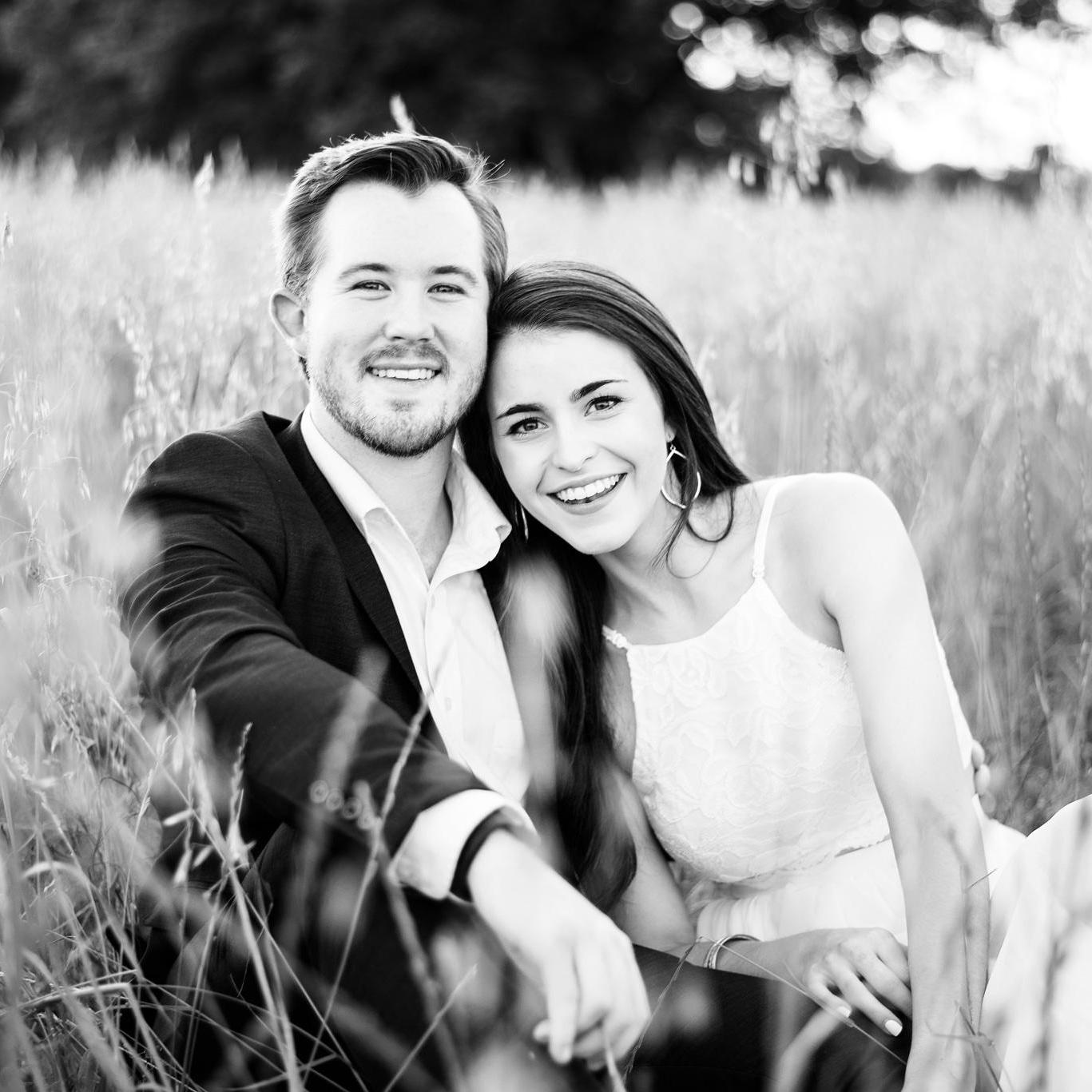 Engagement Pictures by Andrew Swindle Photography