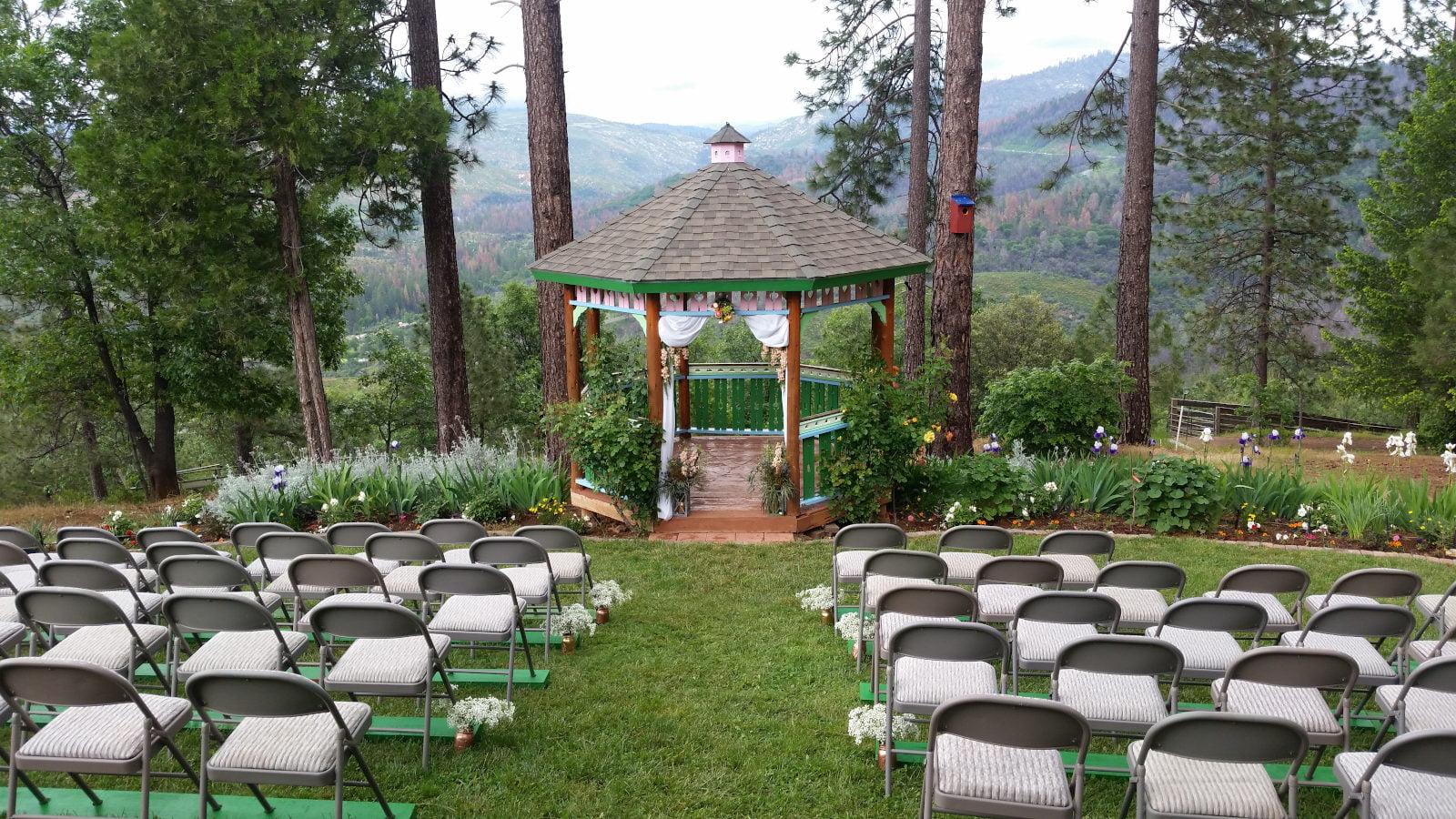 The Wedding Website of Valentina Schrick and Jacob Tenczar
