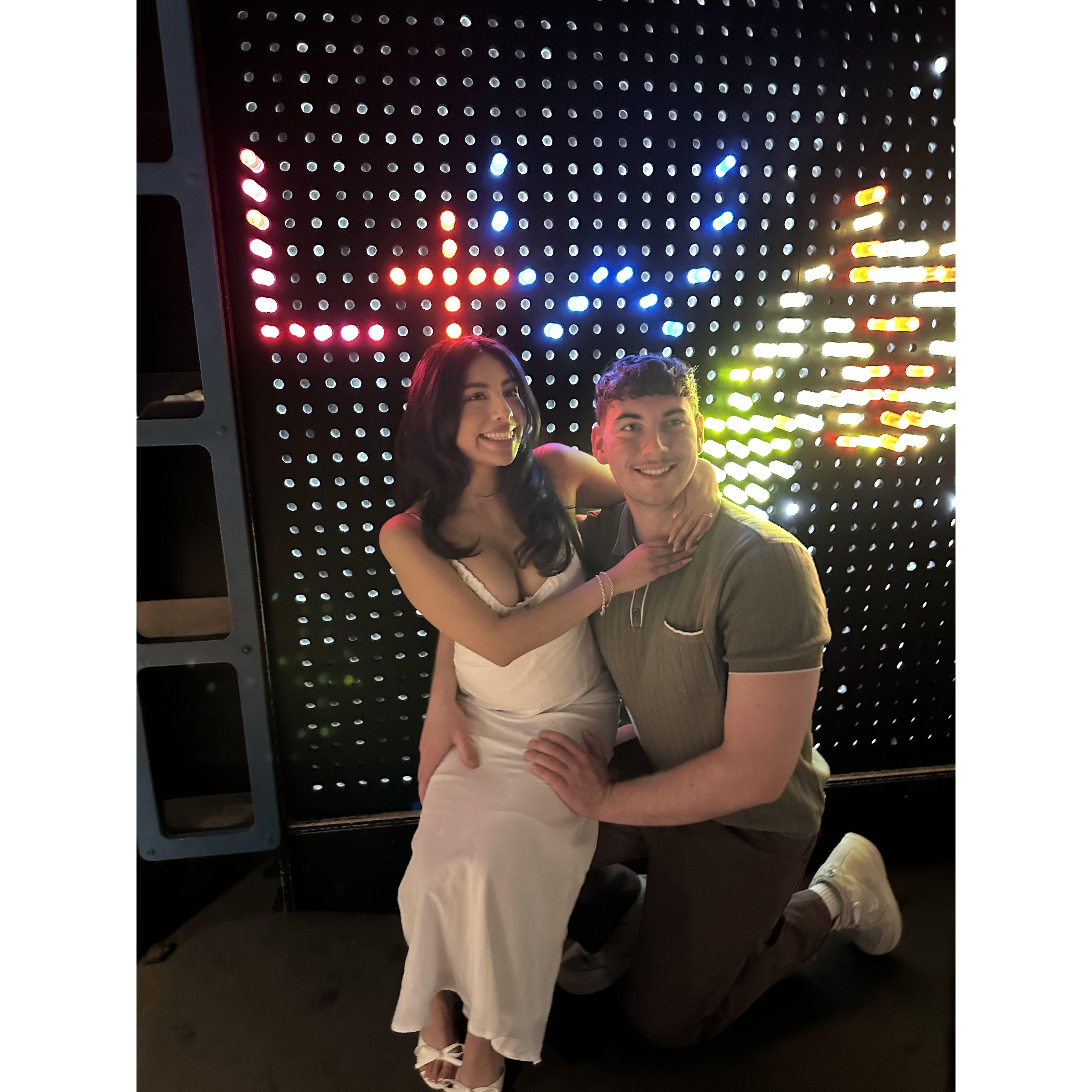Laura's cousins helped William plan the proposal and set up the lights to say "L+W" at the aquarium
