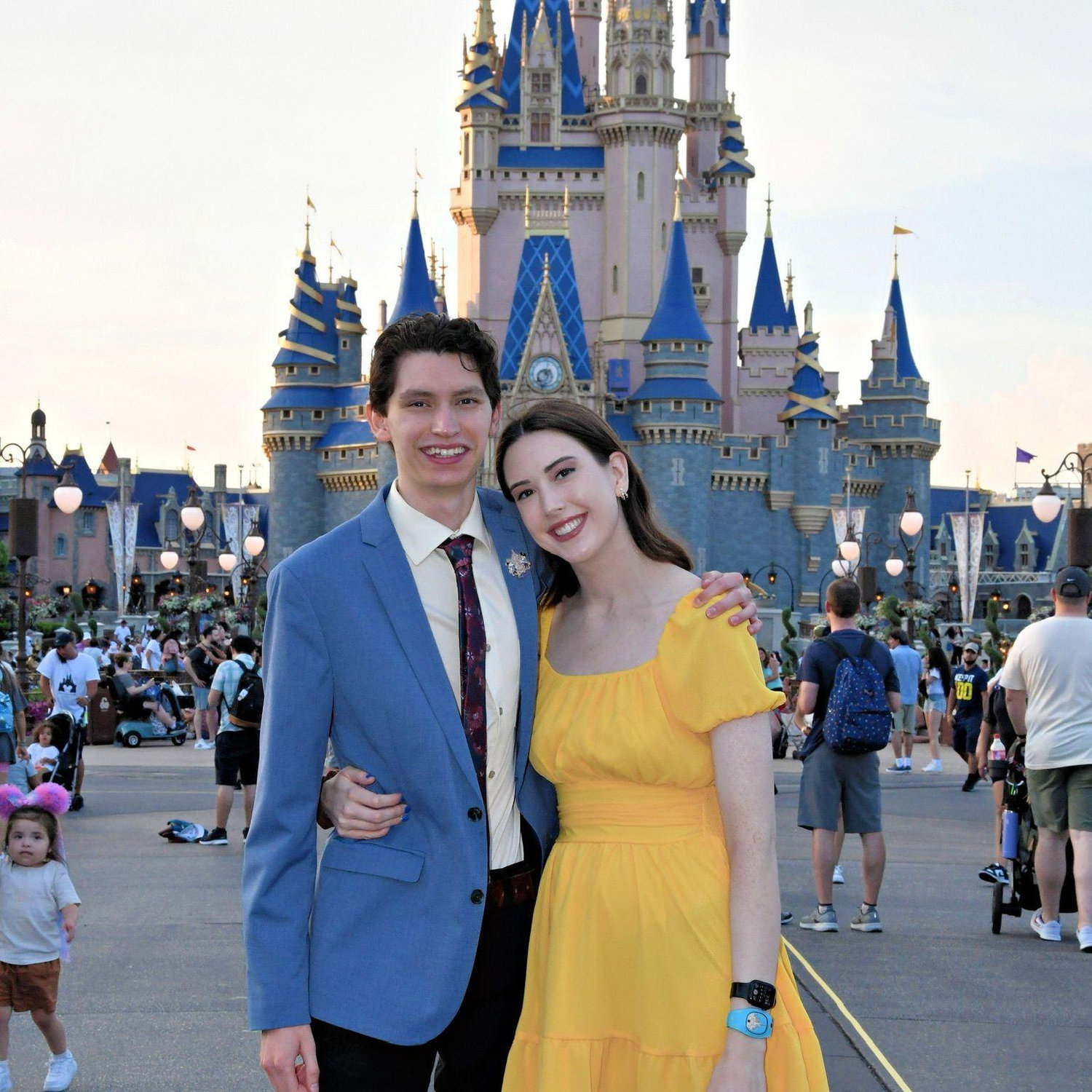 Margo and William in front of the famous Disney castle