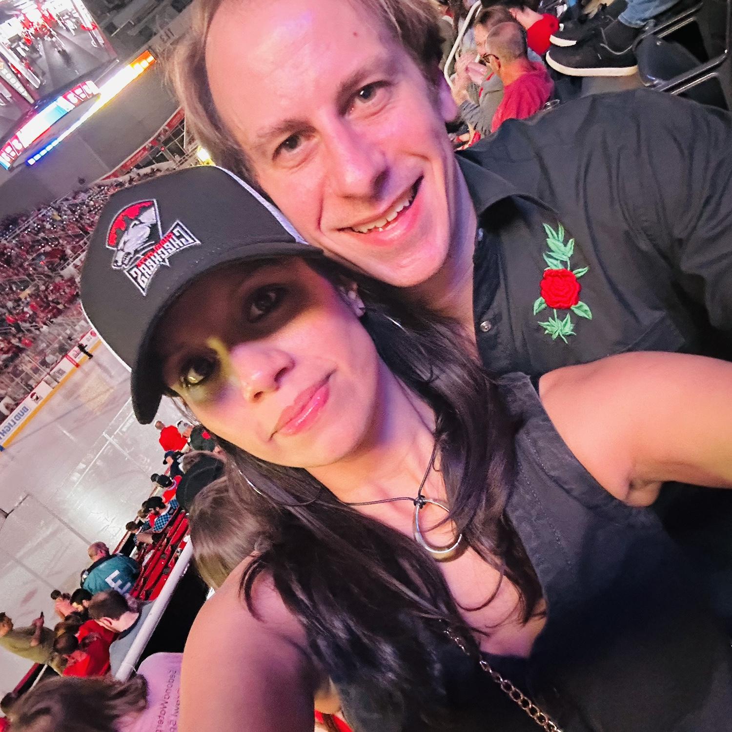 Date night on ice 🏒❤️