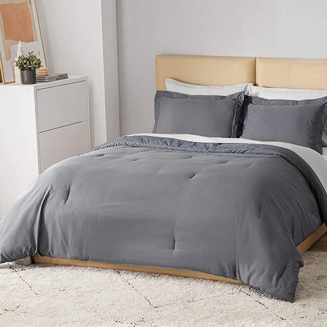 Bedsure Grey Comforter Set King Size Bed - All Season Bedding Comforter Sets with Luxury Jaquard Fabric and 100% Virgin Fiber Filling, 3 Piece Down Comforter Sets, 1 Comforter and 2 Pillow Shams