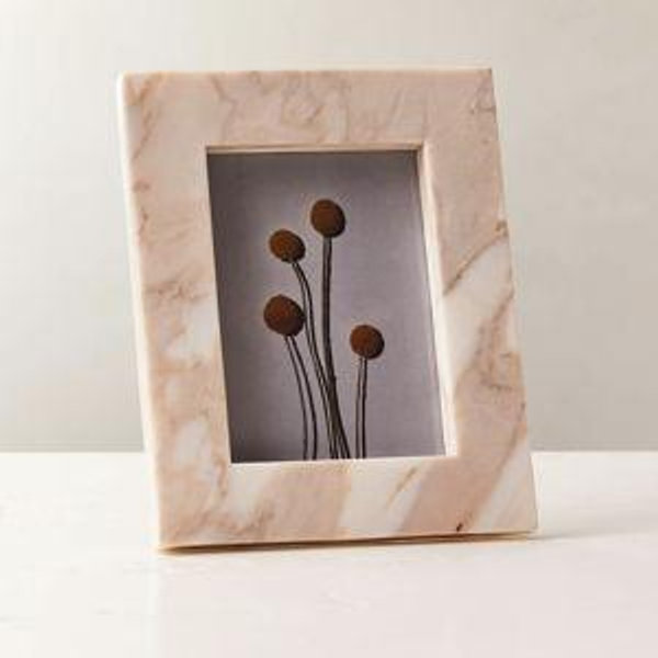 Ceyne Golden Calacatta Marble Picture Frame 5''x7'' + Reviews | CB2