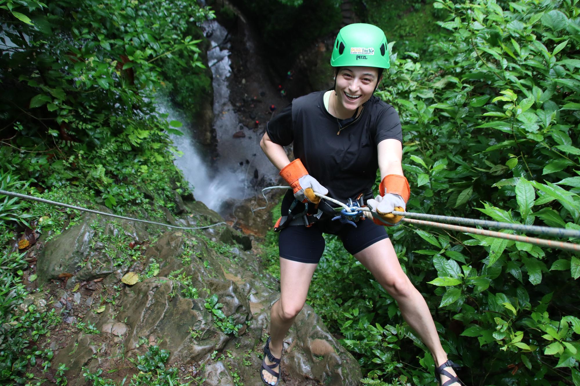 2022: Waterfall repelling in Costa Rica