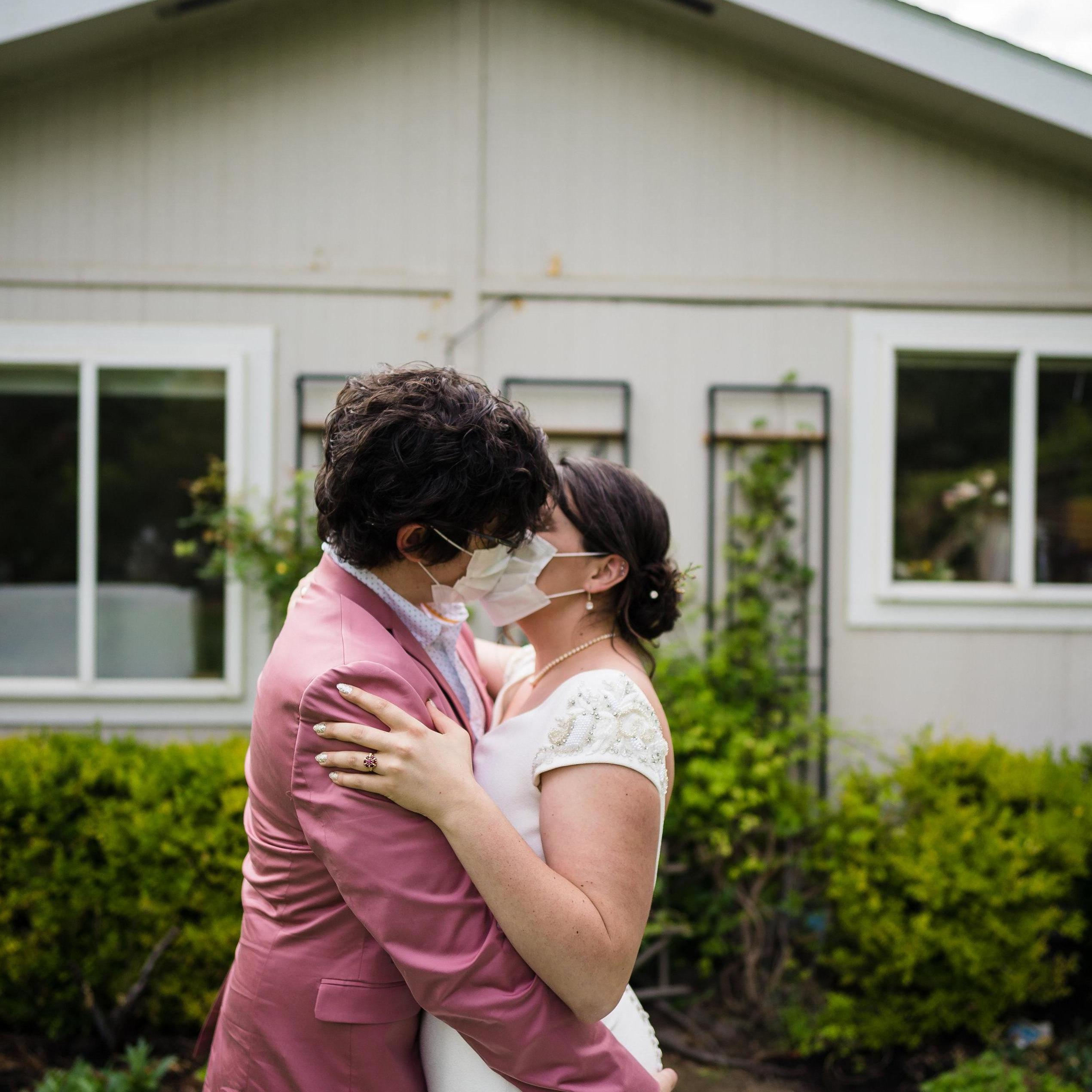 Coronavirus kisses