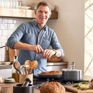 Bobby Flay Professional Ceramic Nonstick Saucepan with Lid