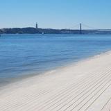 Avenida Ribeira das Naus