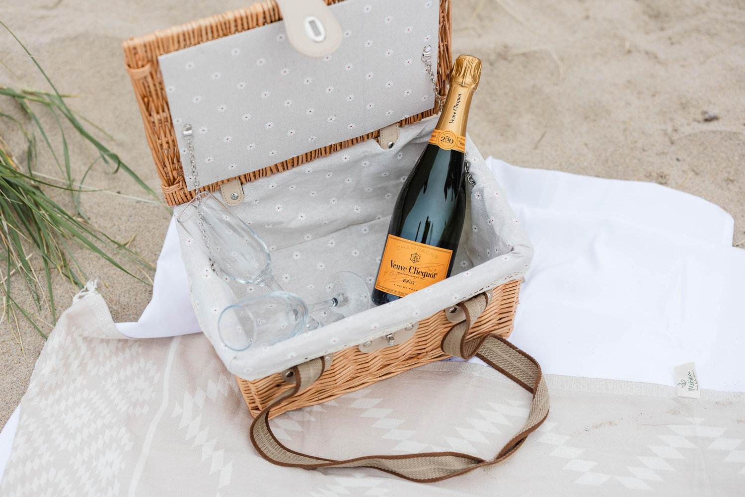 The Wedding Website of Amber Weinberg and Gavin Jarry
