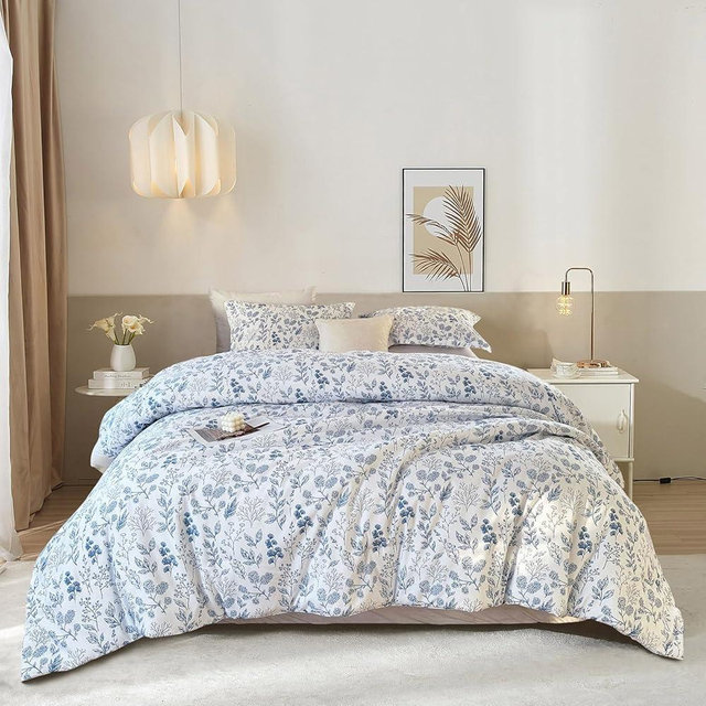 EAVD Queen Comforter Set White and Blue Floral Bedding Set for Girls Soft Microfiber Comforter Set Vintage Garden Floral Comforter Set with 2 Pillowcases Botanical Comforter Set for All-Season