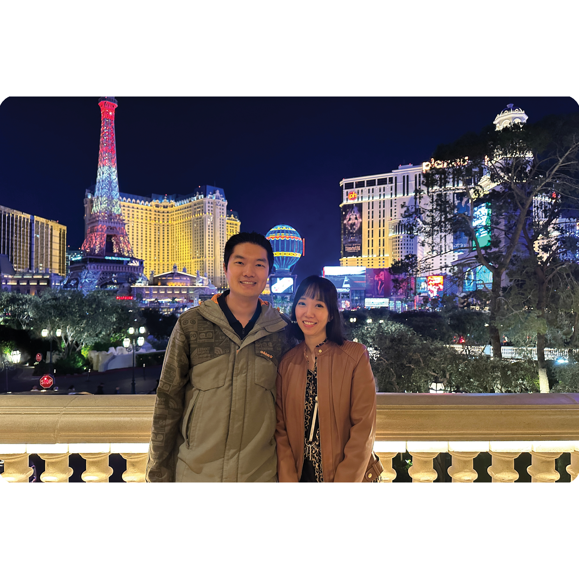 🎰Vegas, baby! Who doesn't love Vegas? One of our quick getaway spots. And no, we didn't win anything. 😣