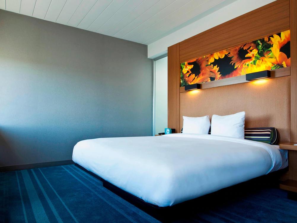 The Wedding Website of Keyla Lensch and Leo Grayson