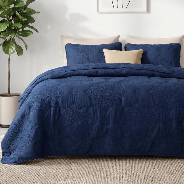 Bedsure King Size Quilt - Stitch-Free Ultrasonic Quilting, Lightweight Navy Blue Comforter, All-Season Bedspread & Coverlet, Modern Floral Pattern, Soft 3 Piece Machine Washable Bedding, 106" x 96"