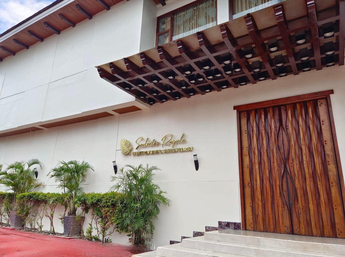 The Wedding Website of Jamaika Mondigo and Arnie Salcedo