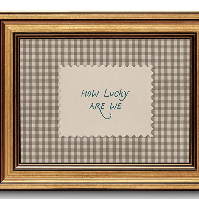 WZGZXU Vintage Gold Framed Wall Art How Lucky Are We Wall Decor Gingham Canvas Art Inspirational Pictures Painting Quotes Artwork Prints For Livingroom Classroom