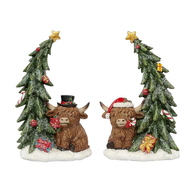YeehaWhoo 6.5Inch 2PCS Christmas Highland Cow Figurines Decor, Cows by Snow-Dusted Christmas Trees with Star/Gift/Ball/Candy Cane, Xmas Resin Ornament Statue for Garden Kitchen Home Table Decoration