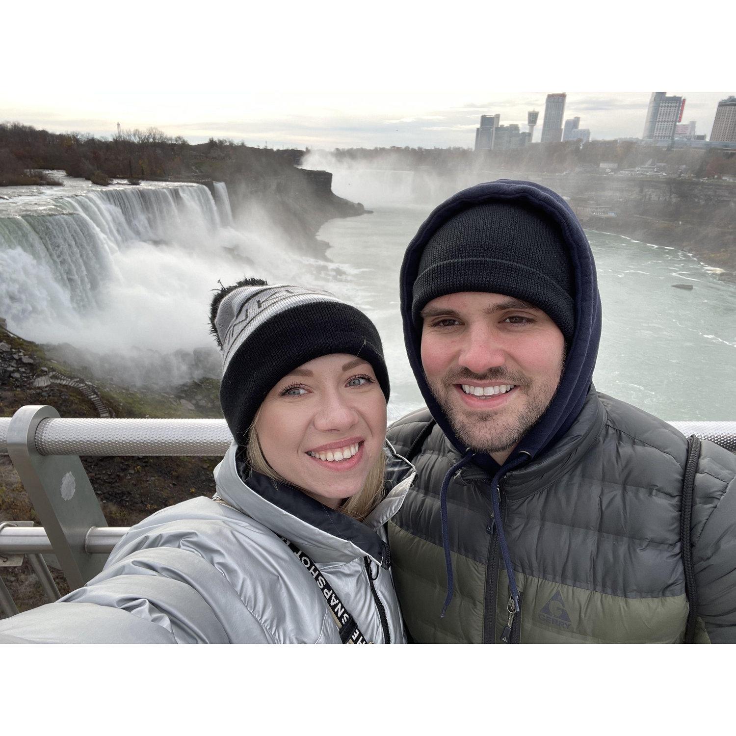 Julia brings Jake to see the Niagara Falls for his first time / November 20, 2021
