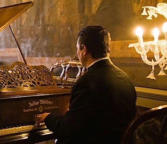 The Wedding Website of Lady Ashley Nicole Therese Crouch and Sir Jacob Joseph Edmund Uhlenkott