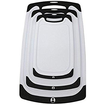 Vettore Non Slip Poly Cutting Boards With Juice Groove Dishwasher Safe BPA Free Plastic FDA Approved Rubber Feet (2 Piece Set, Black)