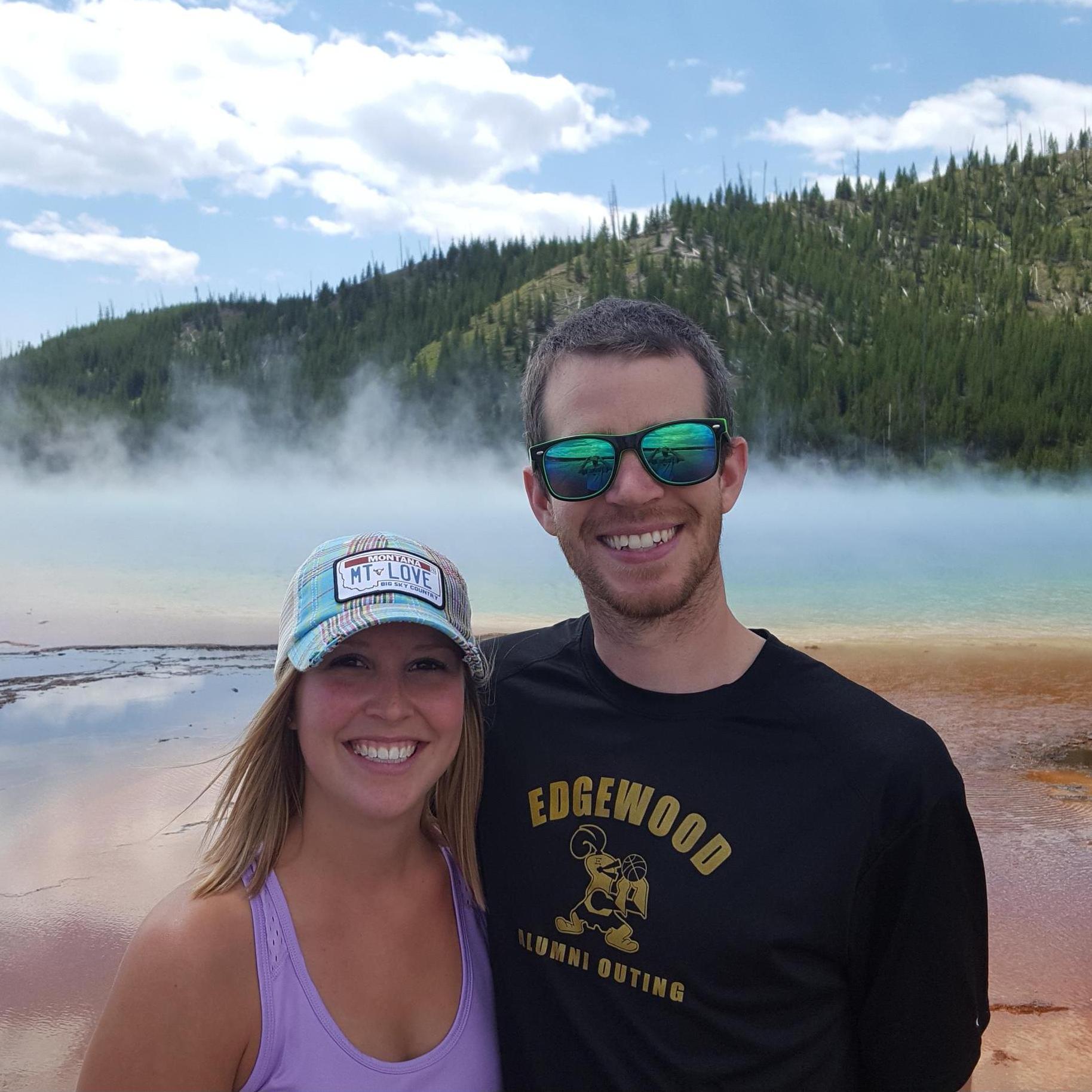 Yellowstone National Park- Grand Prasmatic Spring