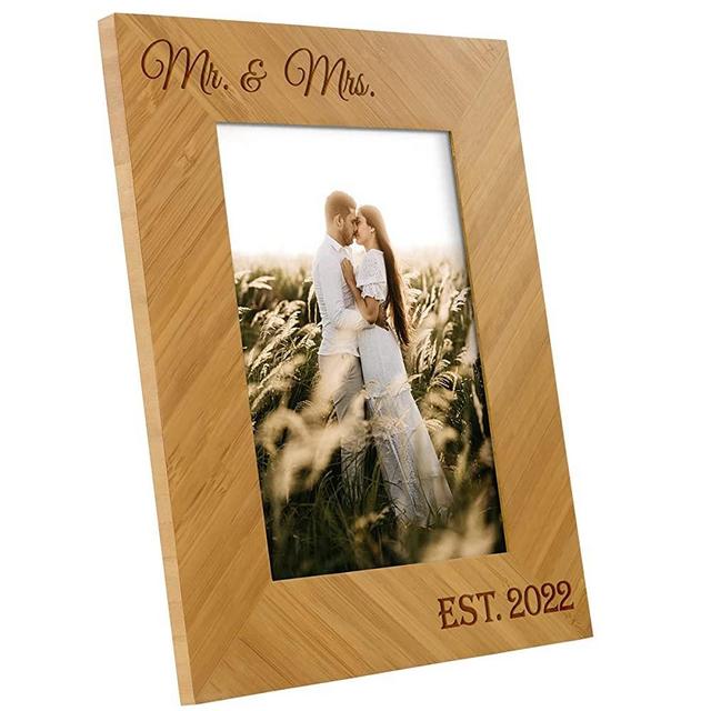 Rustic Bamboo Mr & Mrs Established 2021 or 2022 Wedding Frame - A Great Gift for the Newlyweds for your Wedding Anniversary or Vow Renewal-Select between a 4 x 6" or 7 x 5" photo. (5 x 7", 2022)