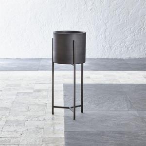 Dundee Floor Planter with Short Stand