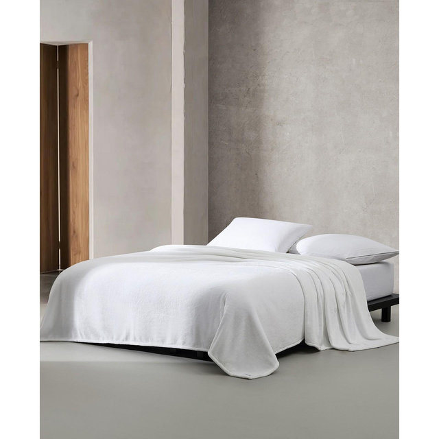 Calvin Klein Core Plush Solid Blanket, Twin