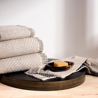 Pure Herringbone 4-Piece Towel Set