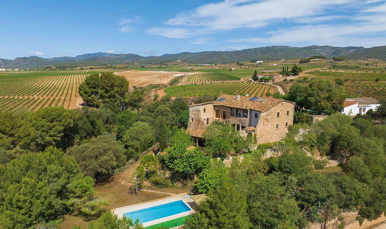 The Wedding Website of Lindsay Geoghan and Tristan Mayne