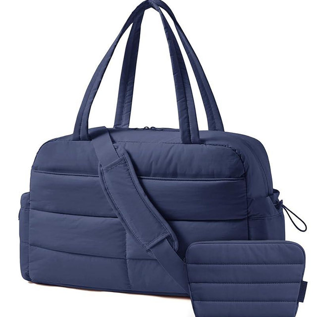 BAGSMART Gym Bag for Women with Toiletry Pouch, Lightweight Weekender Bags for Women with Wet Pocket, 31L Quilted Travel Duffle Carry On Bag, Weekender Overnight Bag for Travel,Water Resistant, Blue