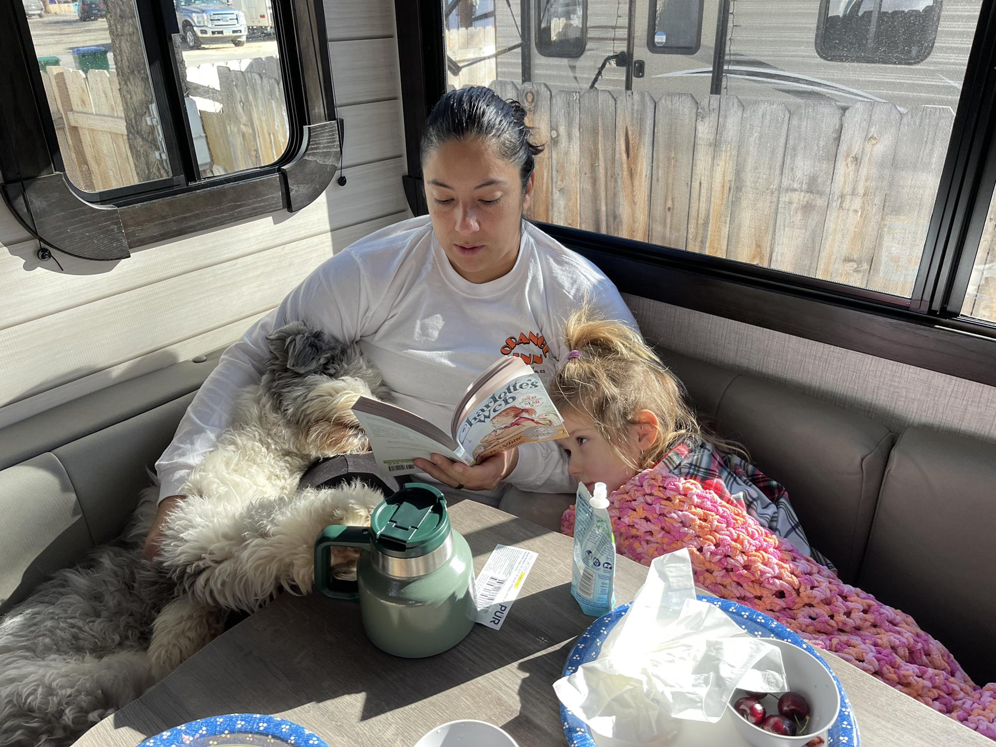 Story time with the children 🥰