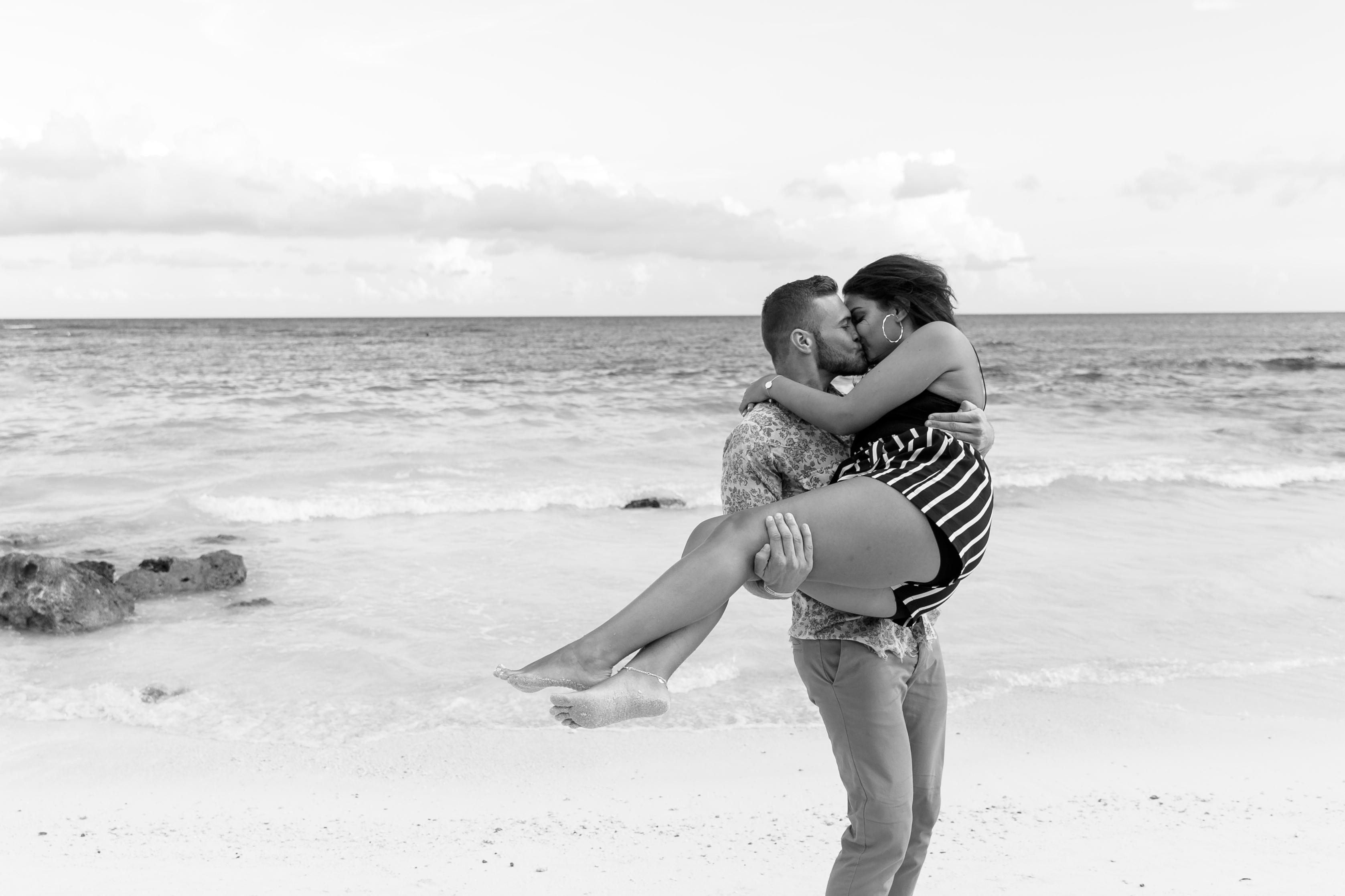 The Wedding Website of Roxie Pinto and Adam Holloway