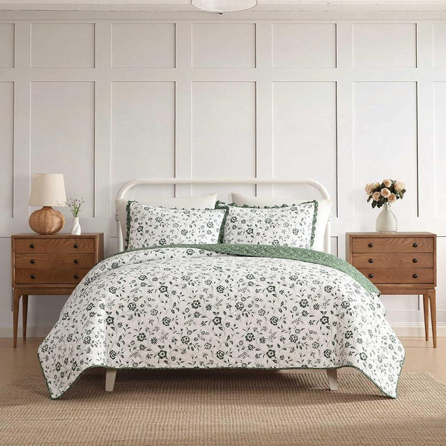 Laura Ashley - Full/Queen Quilt Set, Pre-Washed Cotton Bedding with Matching Sham, Lightweight for Year Round Use, Oeko-Tex Certified (Miranda Green)