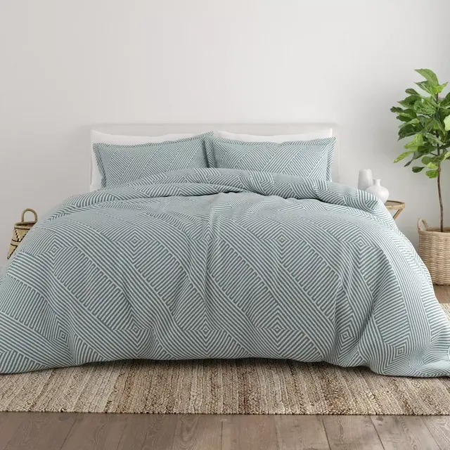 Home Collection Modern Diagonal 3-Piece King Duvet Cover Set in Light Blue