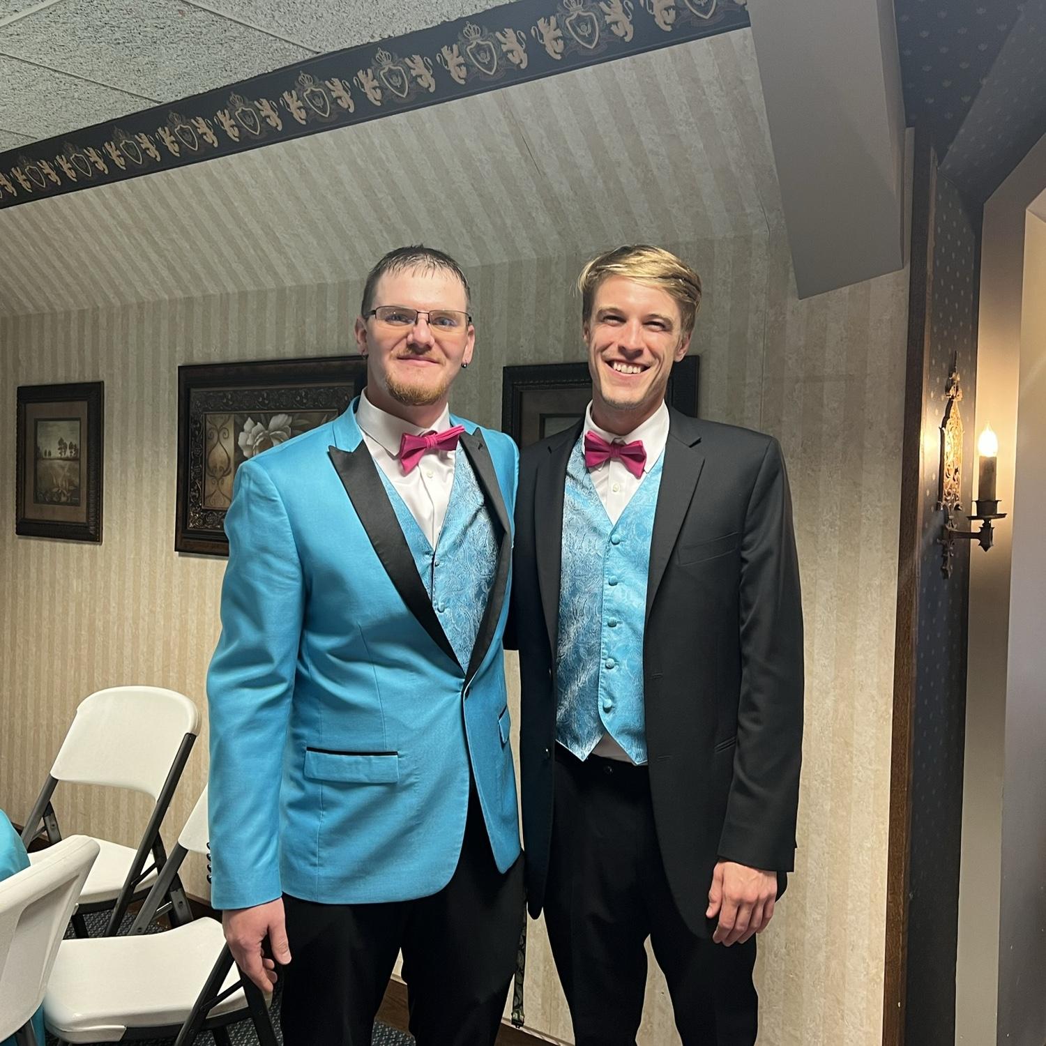 Pictured at Robby (groomsman and childhood friend of the groom) and Amber’s wedding! A very fun evening.