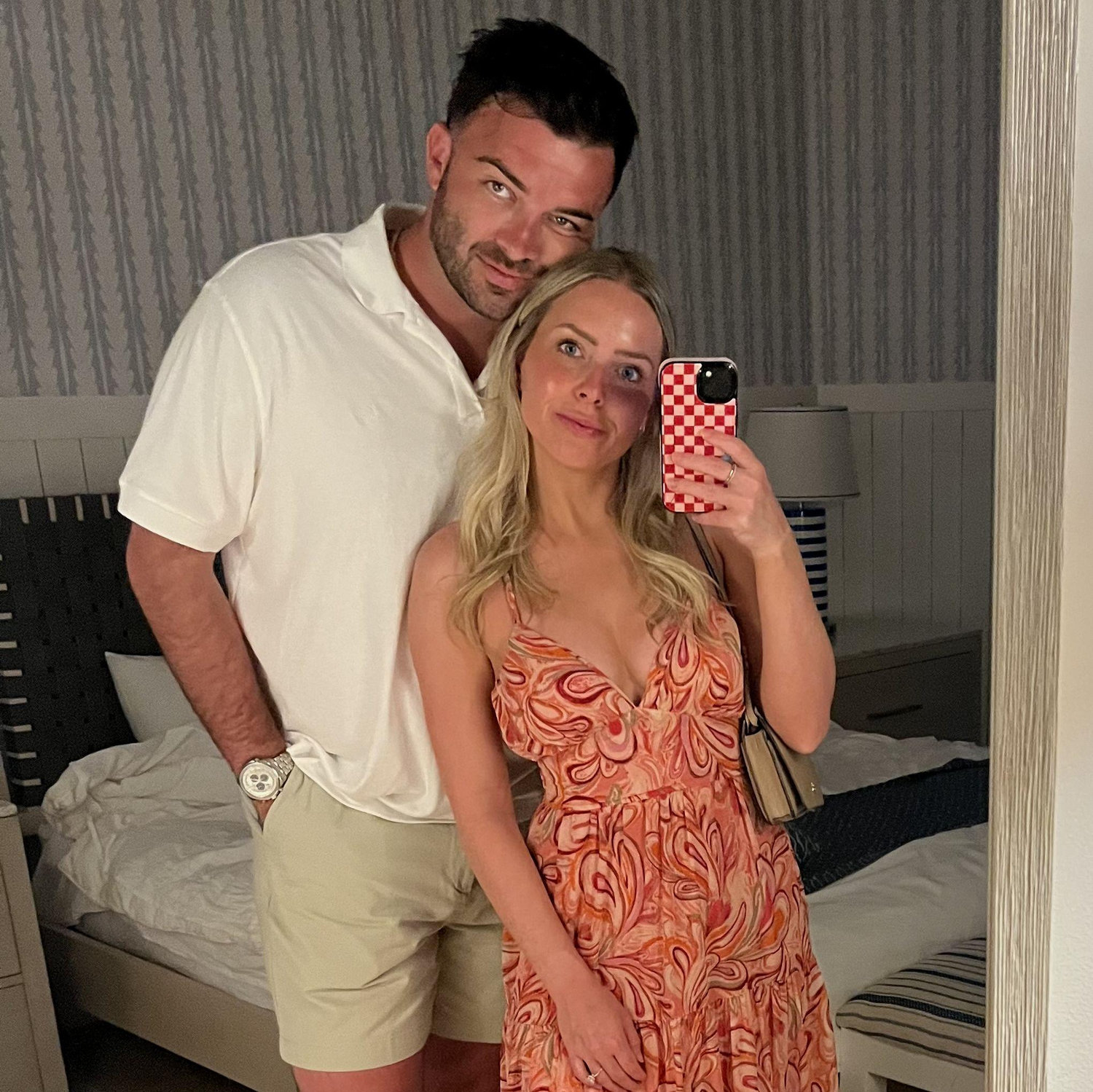 Little post engagement mirror selfie