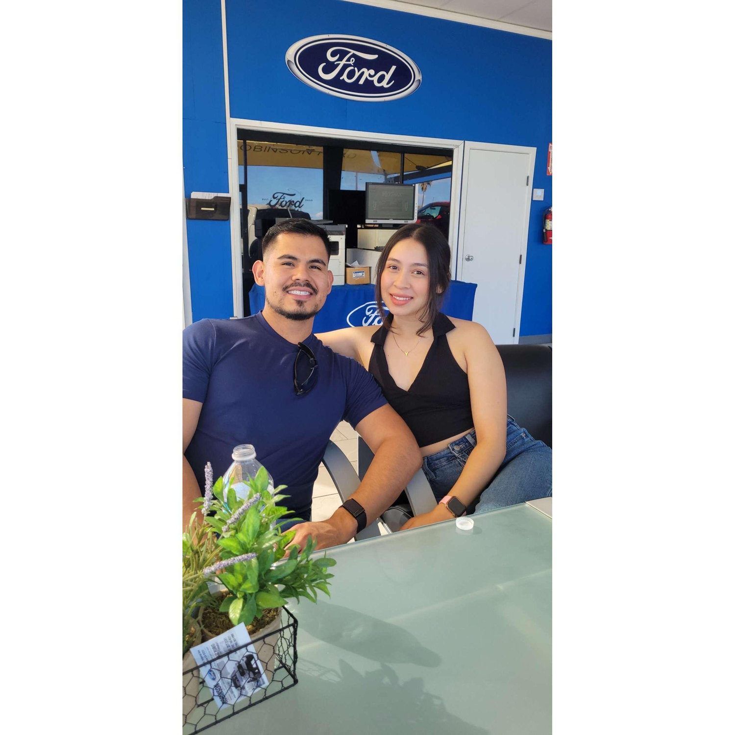 Visitando a mi mami en su trabajo.